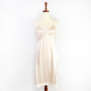 Vintage Sears The Doesn't Slip 100% nylon off white light beige slip size 36